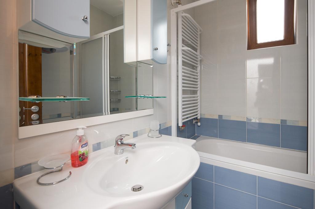 Mars Apartments In Tryavna Beach Complex Sveti Vlas Room photo